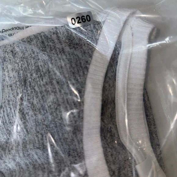 Gap Women Long Sleeve Crew Neck T-Shirt  Sweater Gray & White Sz Med - Picture 9 of 9